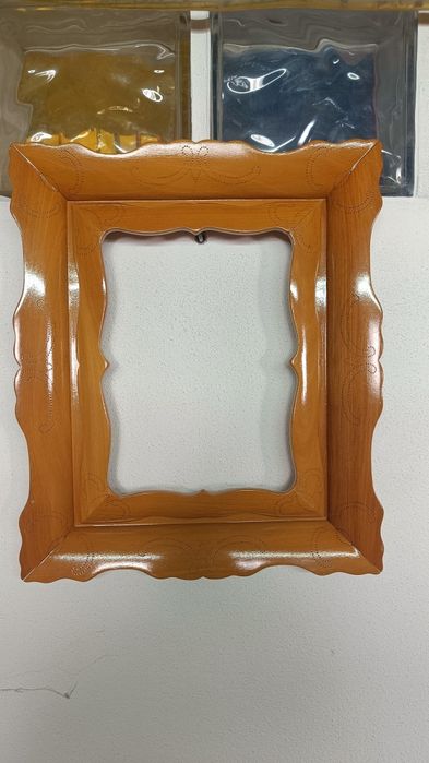 Moldura antiga de madeira
