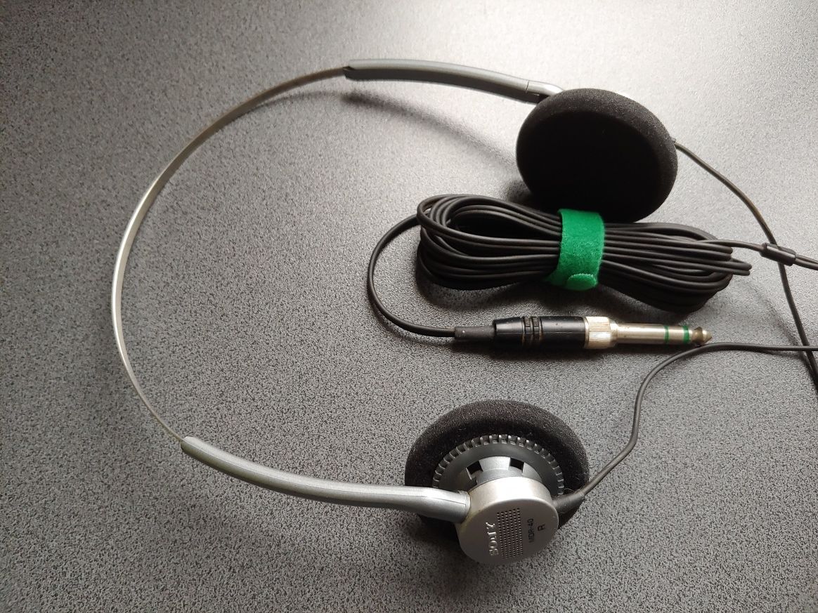 Наушники Sony MDR-40