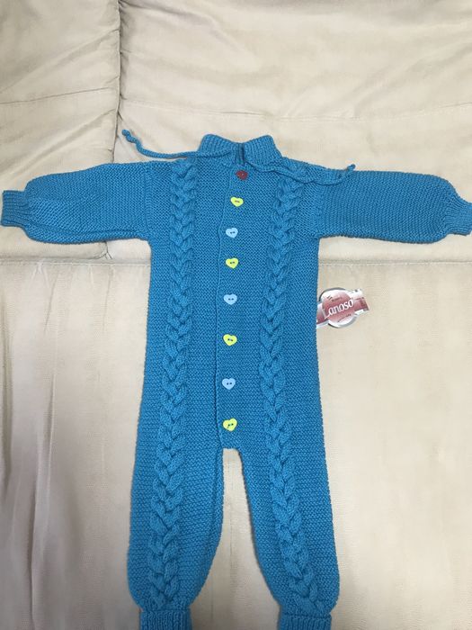 Вязаный комбинезон на мальчика ( ручная работа)