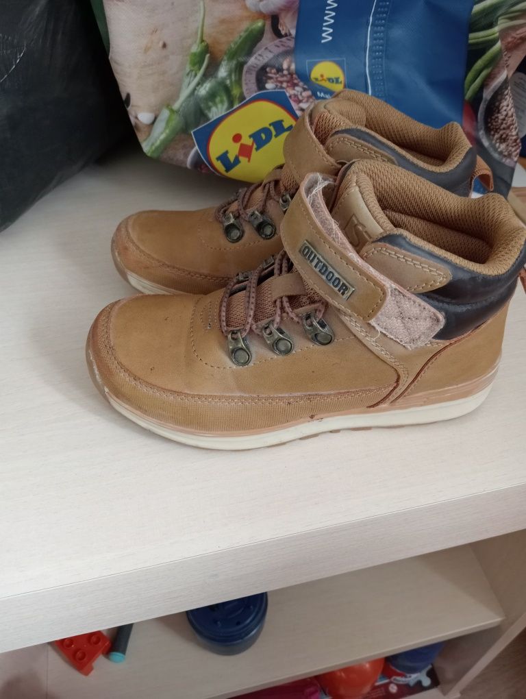 Botas menino T. 31