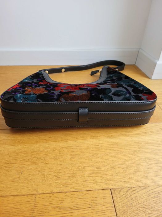 Czarna elegancka torebka w kwiaty welur/aksamit