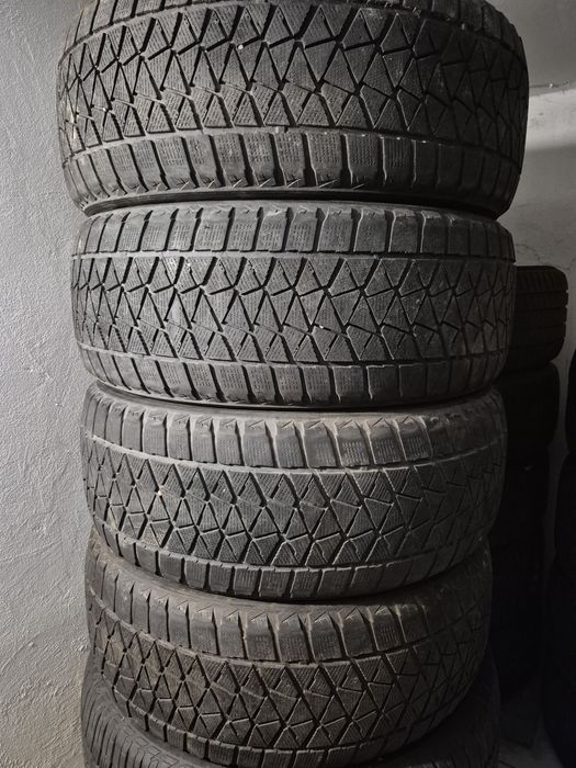 Продам комплект, зима Bridgestone Blizzak  DM-V2, 245 55 19 103Т 2015г