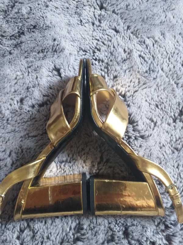 Sandały złote Zara rozmiar 38 UK 13