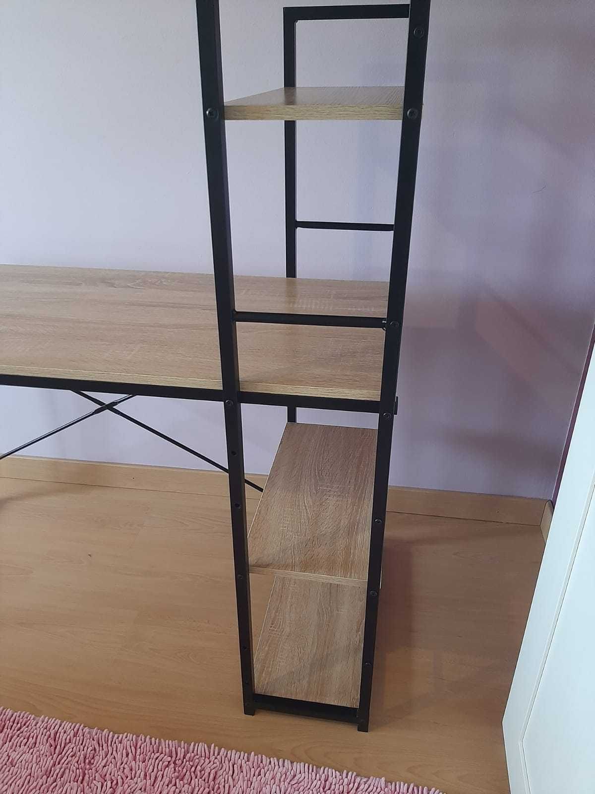 Secretária para desocupar