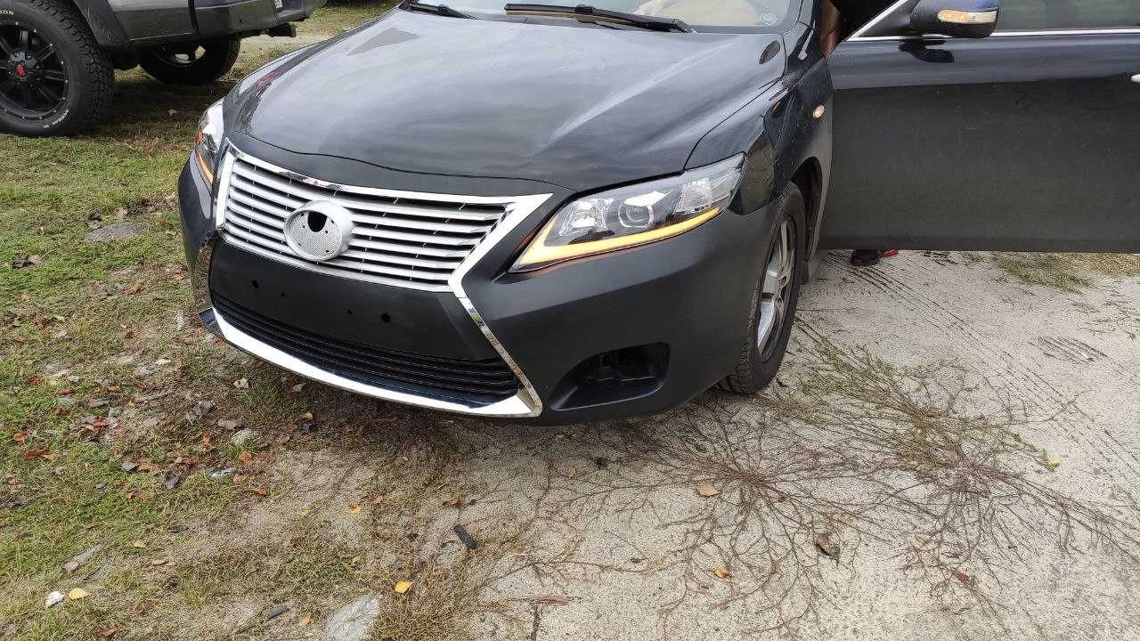 Бампер передній Toyota Camry 40 45 (2006 2011) стиль Lexus
