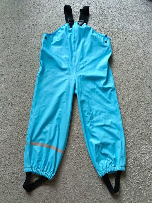 Niebieskie spodnie nieprzemakalne rozm 110/116