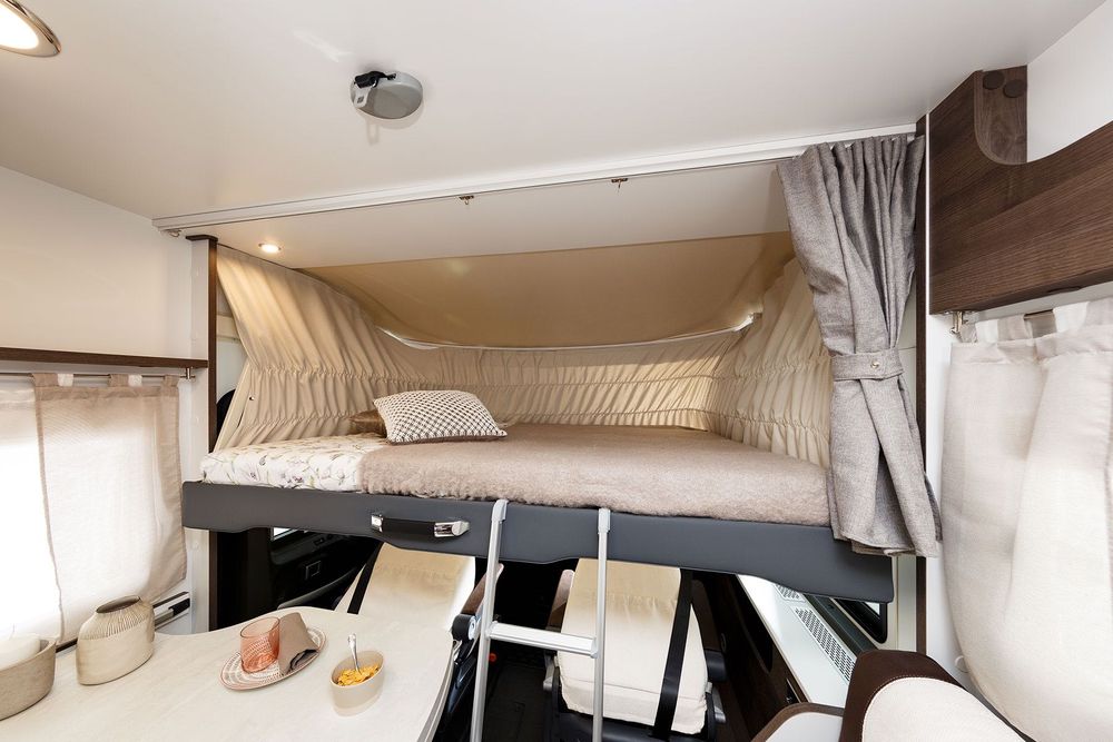 Wynajem Kampera 940 Rok 2022, komfortowy, bogato wyposażony, Łódź