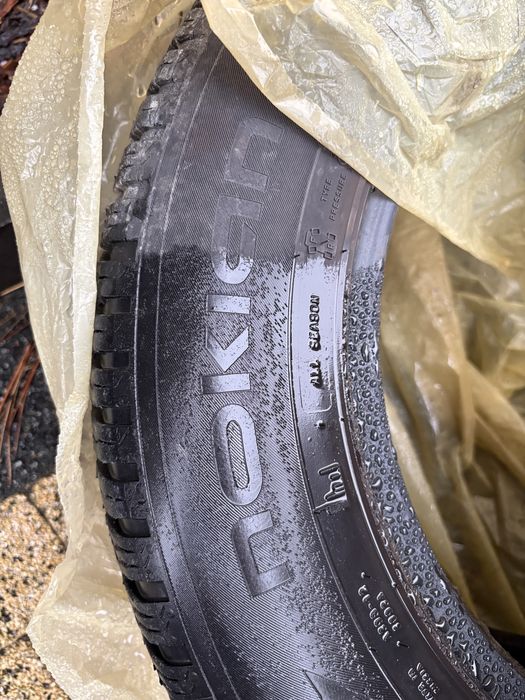 Komplet opon wielosezonowych Nokian 195/65 R16