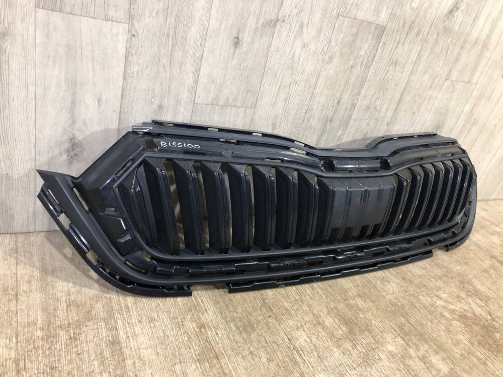 Решетка радиатора Гриль Skoda Octavia A8 ( 2019 - 2024 г.) решітка