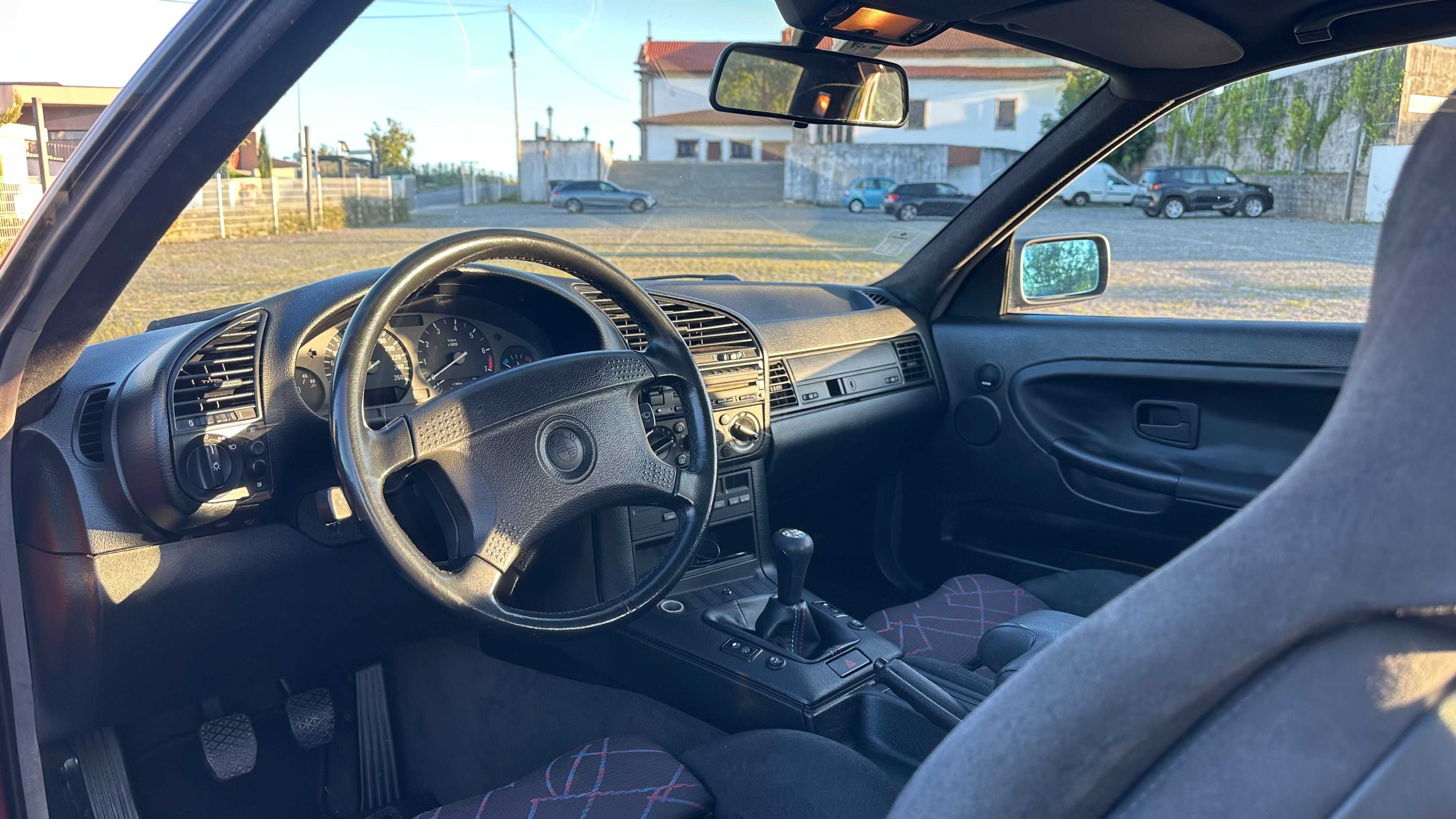 BMW E36 318 IS Coupe