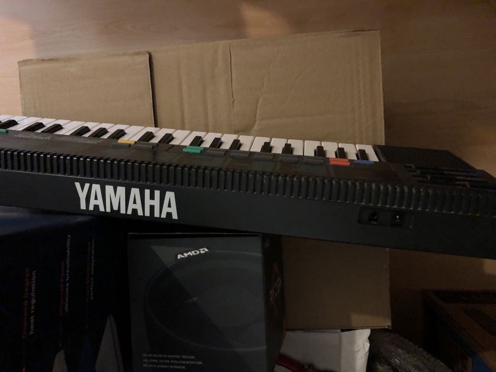 Órgão yamaha bom estado/a pilhas e sem transformador