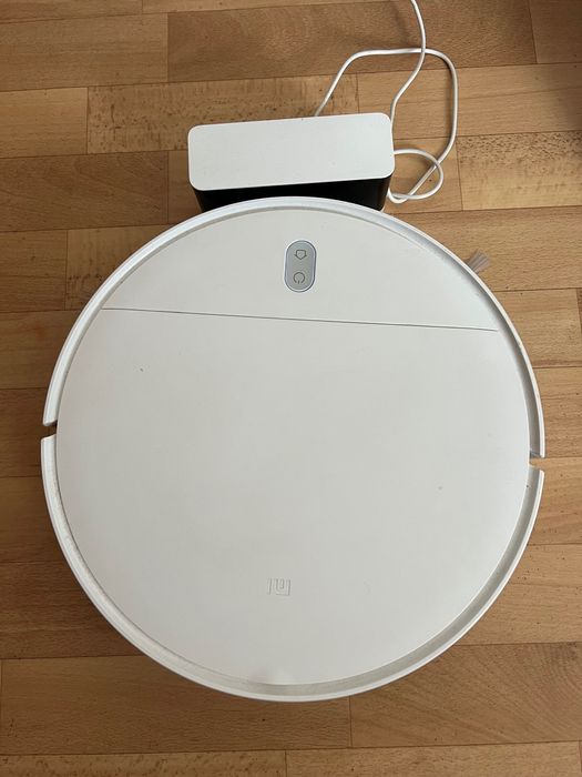 Mi Robot Vacuum-Mop Essential