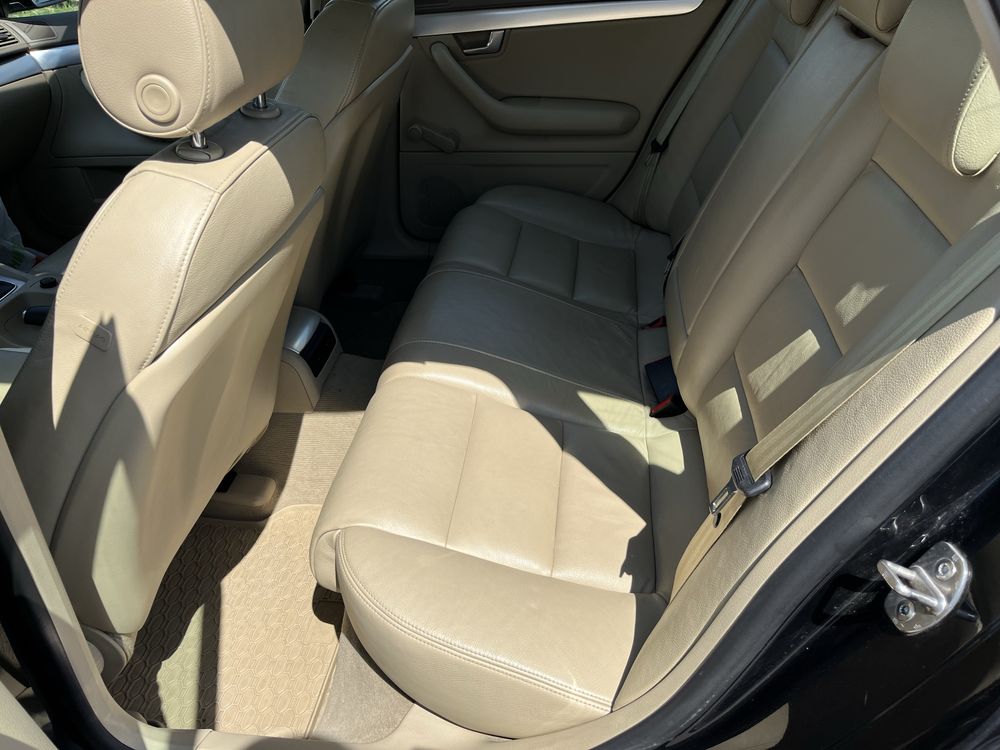 Audi A4 бензин 1.6 MPI