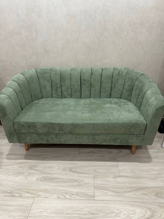 Диван не розкладний