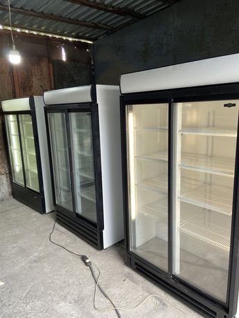 Холодильные шкафы Витрины Широкие холодильники для напитков Двухдверны