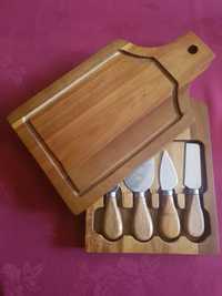 Deska do krojenia serów z zestawem noży