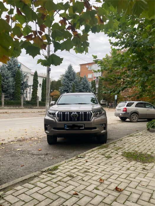 Продам Toyota Land Cruiser Prado