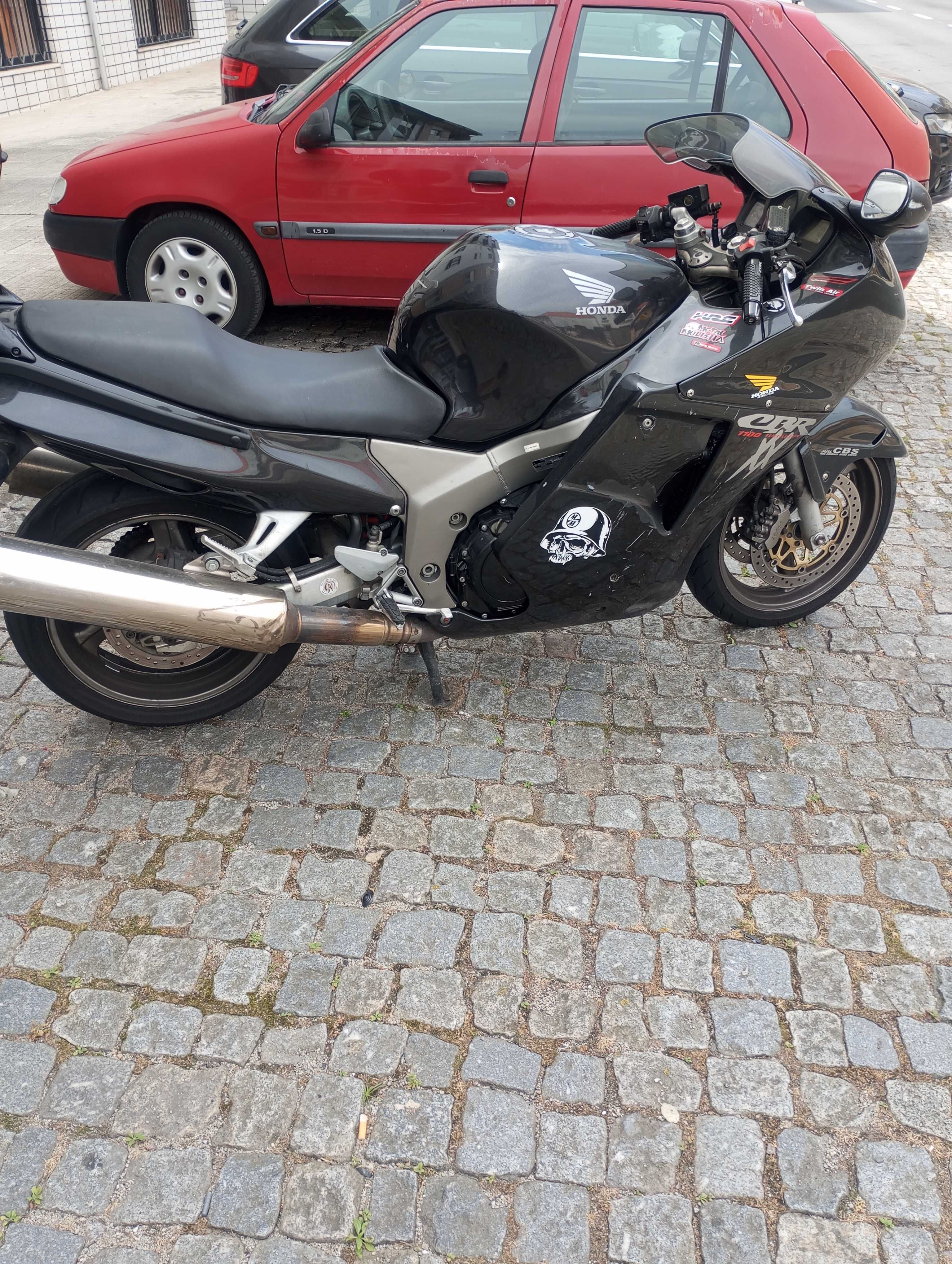 cbr1100xx pronta a rodar , com topcase