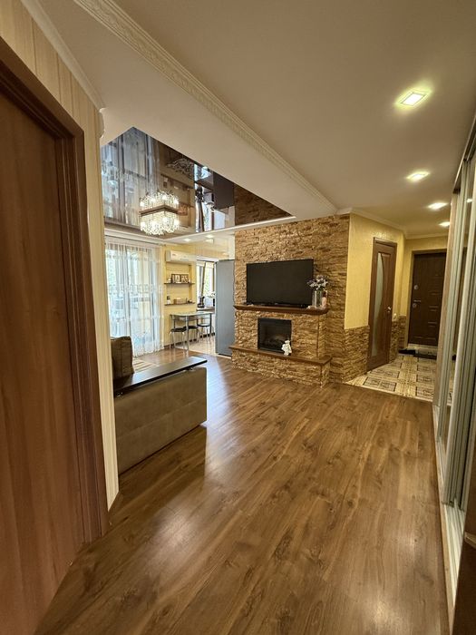 3к.кв з ремонтом , меблями і технікою , вул. Маланюка !