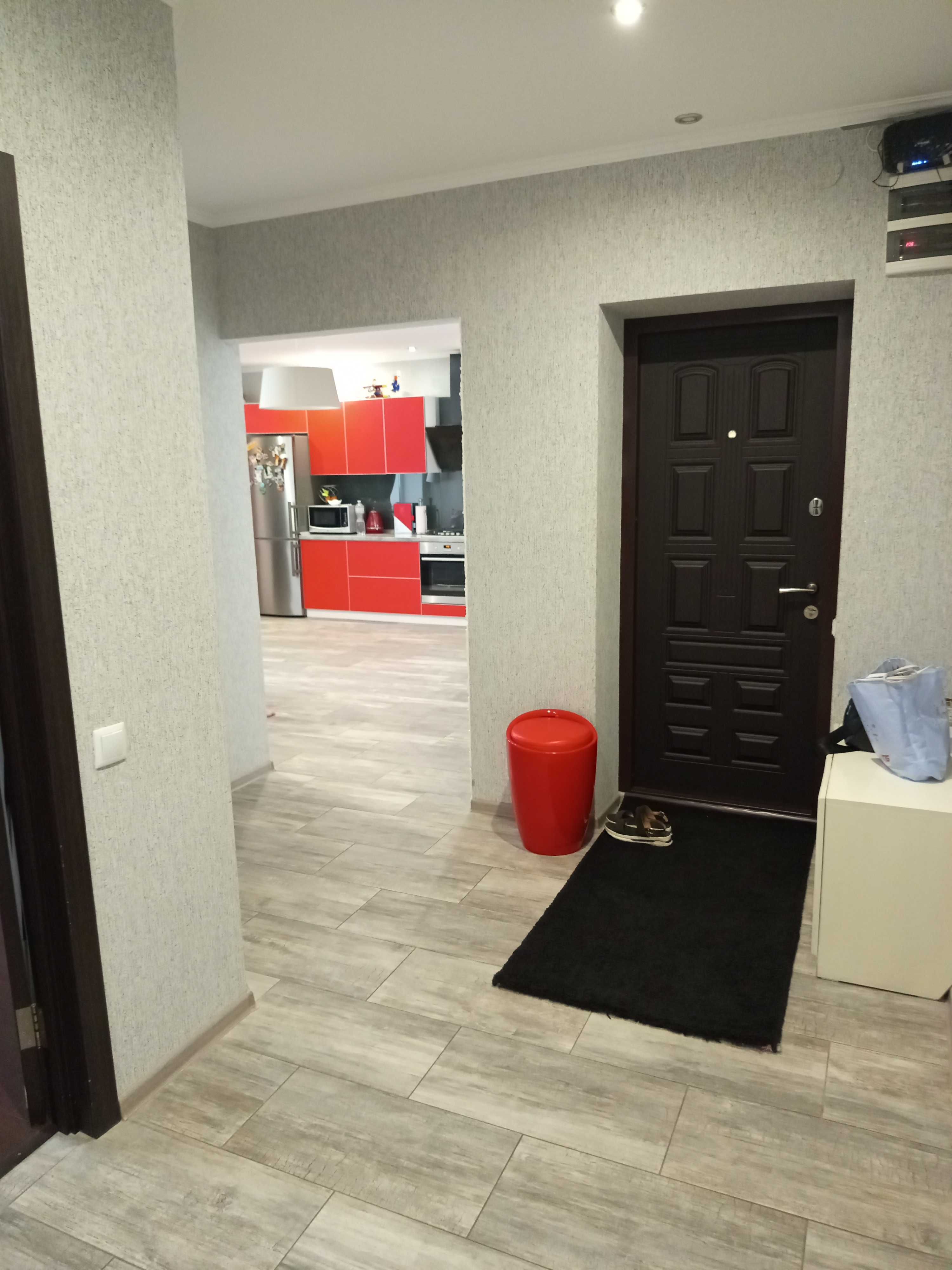 Продажа 3-комнатной квартиры 107м2 просп Александровский Масельского