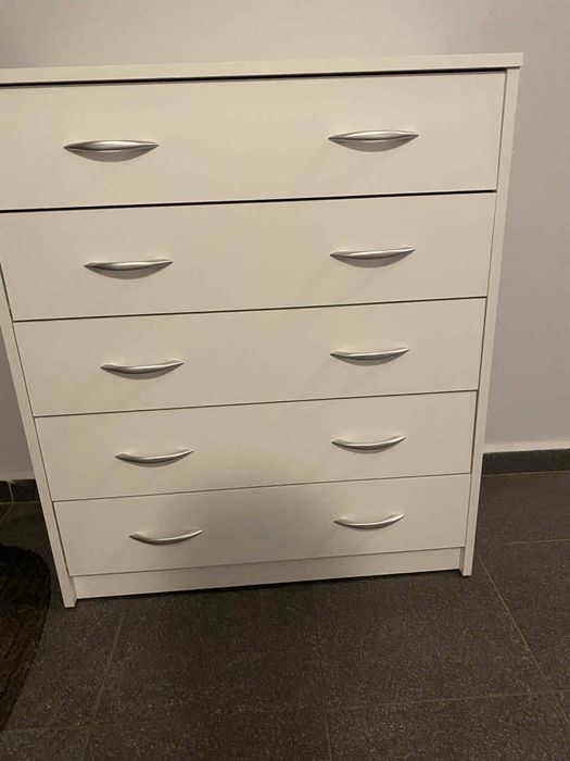 Biała szafka na buty