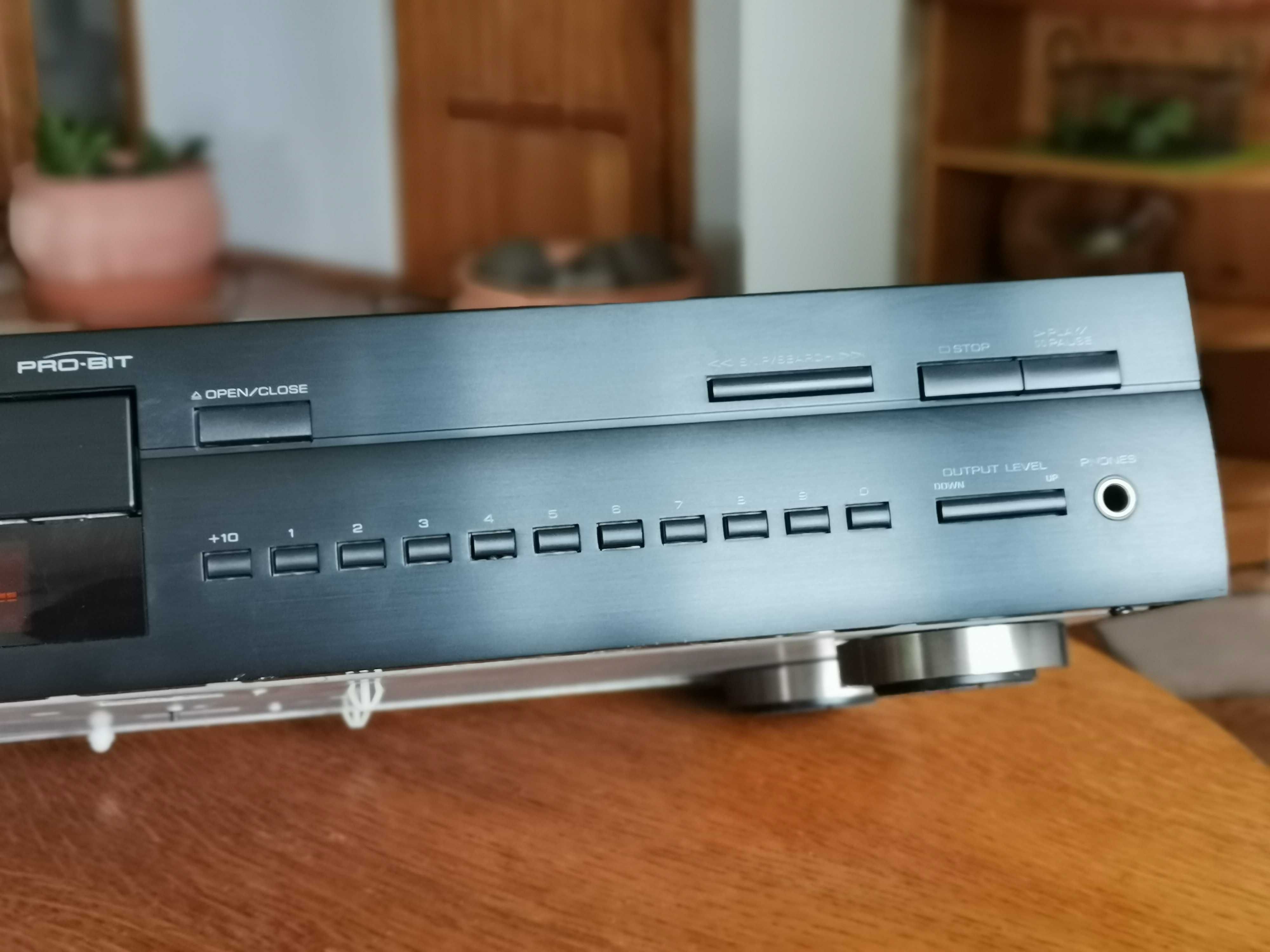 YAMAHA CDX-590 PRO BIT Odtwarzacz płyt CD