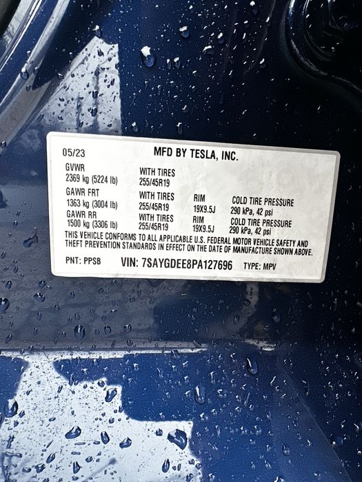 Tesla Y 2023 long 82 kw