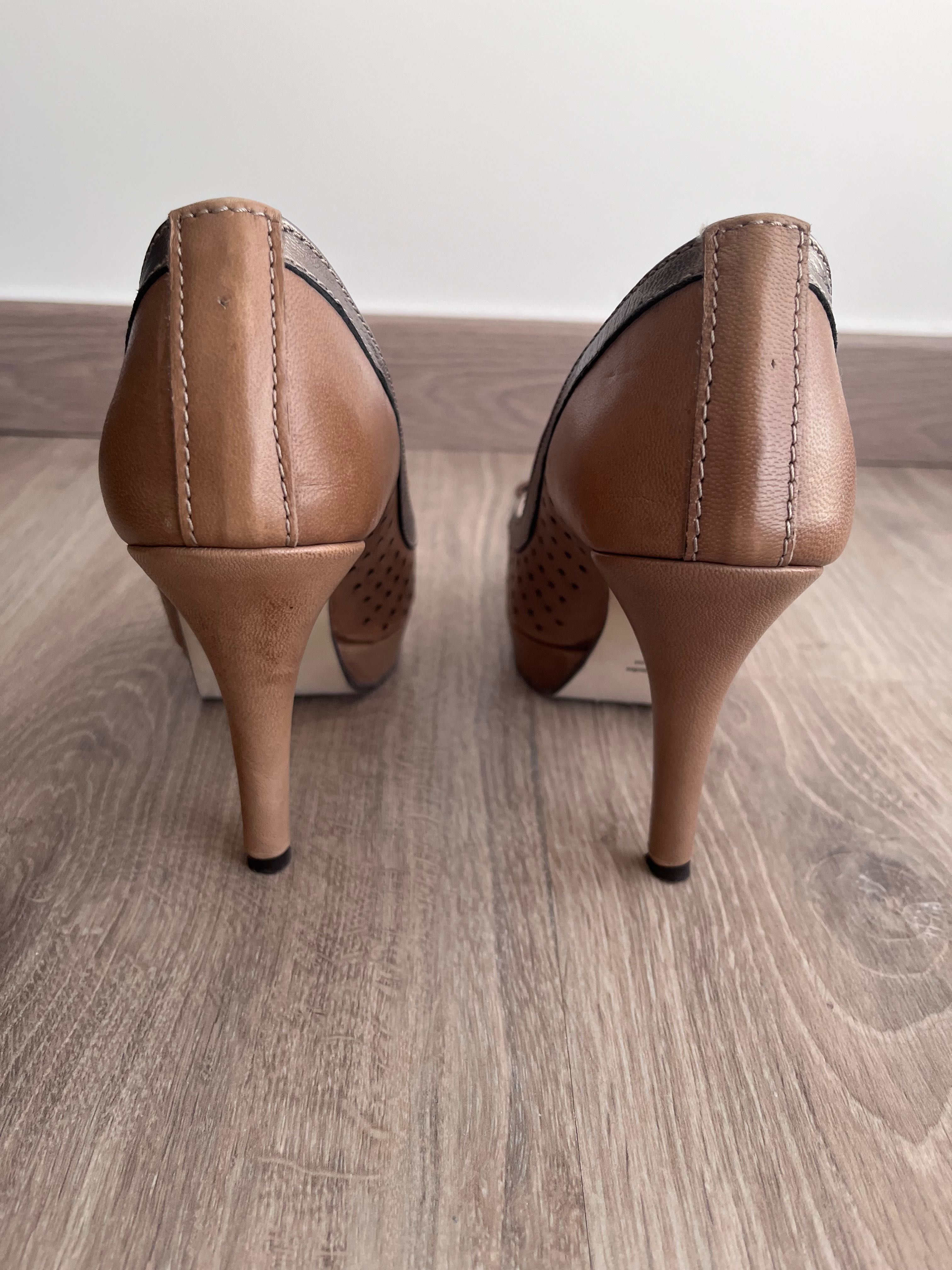 Sapatos em pele. Tamanho 38z usados 2x