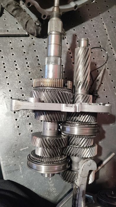 Skrzynia biegów BMW F10 F30 itp... na części