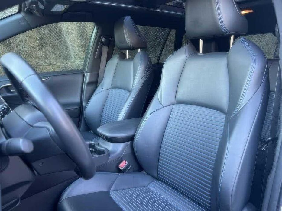 Toyota RAV4 Hybrid XSE      2020