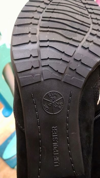 Продам нові жіночі ботинки Ara, р.38