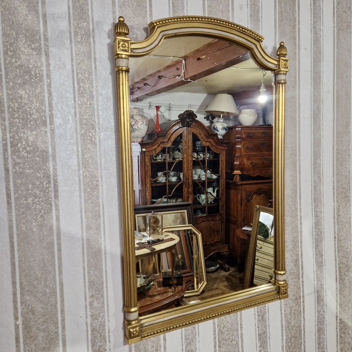 Piękne stylowe lustro w złotej ramie nr 14