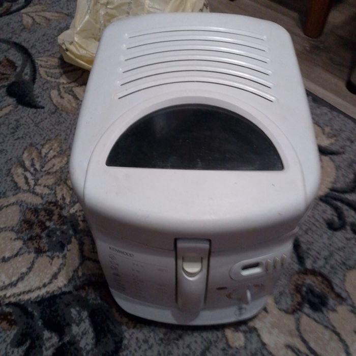 Продам фритюрницю Kenwood