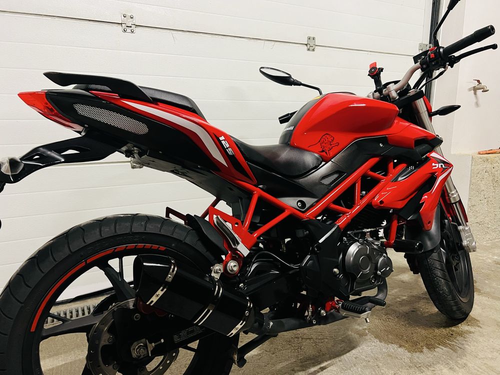 Benelli bn125 Alarme e sliders laterais