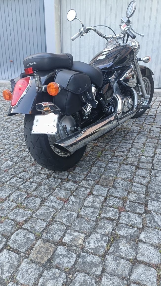 Honda shadow 750