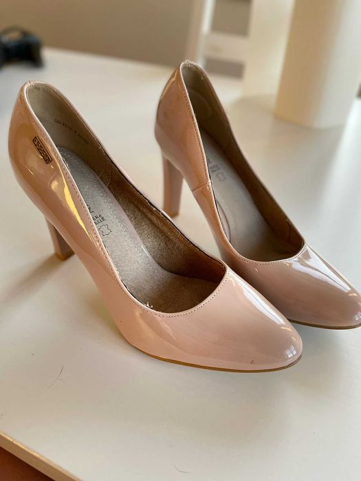 Kremowe szpilki r. 38