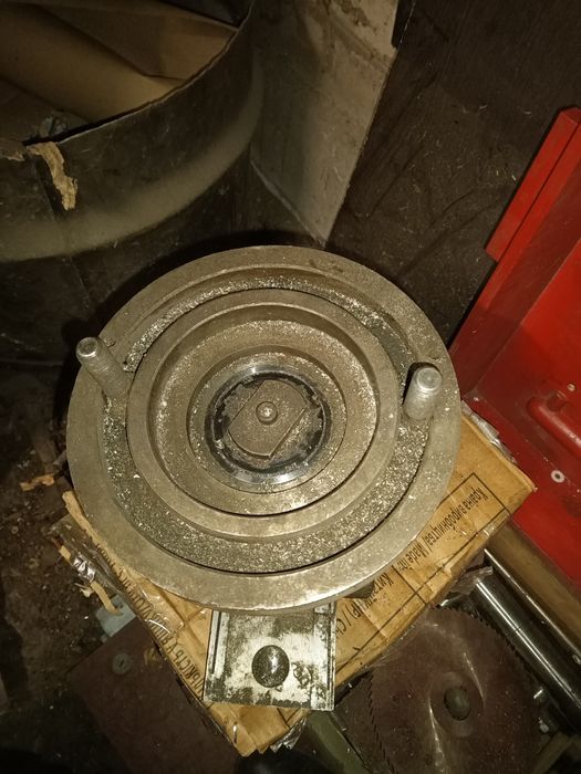 Довбальна головка до фрезерно станка 676