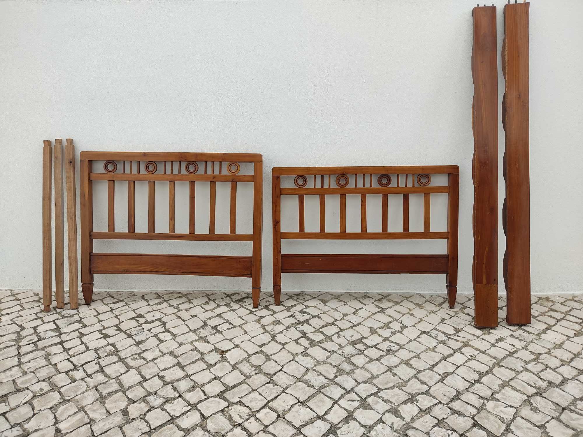 Cama de pessoa e meia com colchão