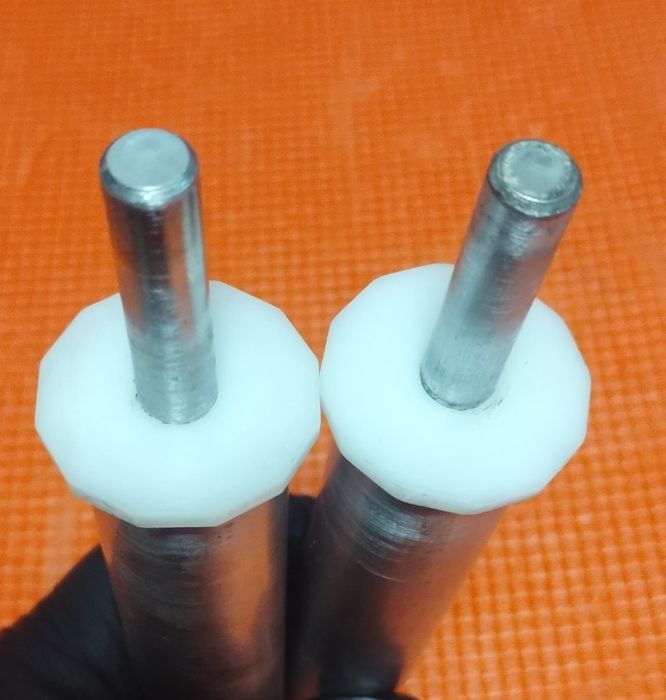 Металеві підставні ніжки