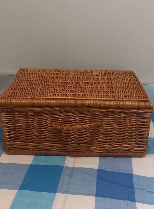 Kosz wiklinowy z pokrywą