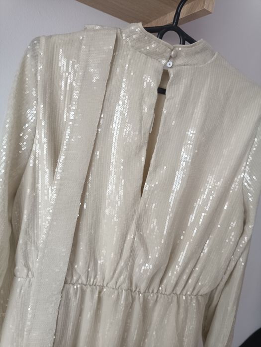 Reserved rozmiar 36 S sukienka cekiny błyszcząca długa midi