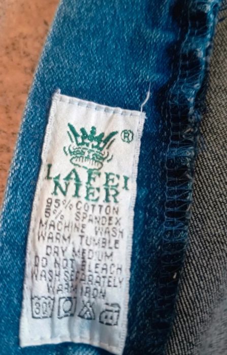 Długa jeansowa spódnica