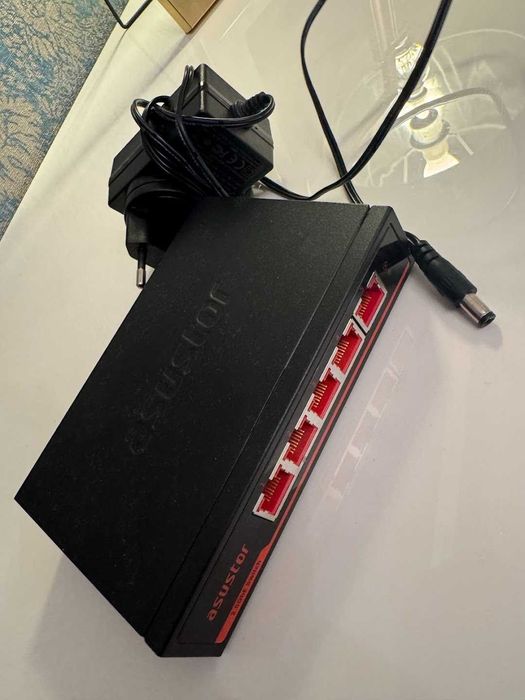Asustor 2.5Gb Ethernet Switch – 5 portów, szybka sieć dla domu i biura
