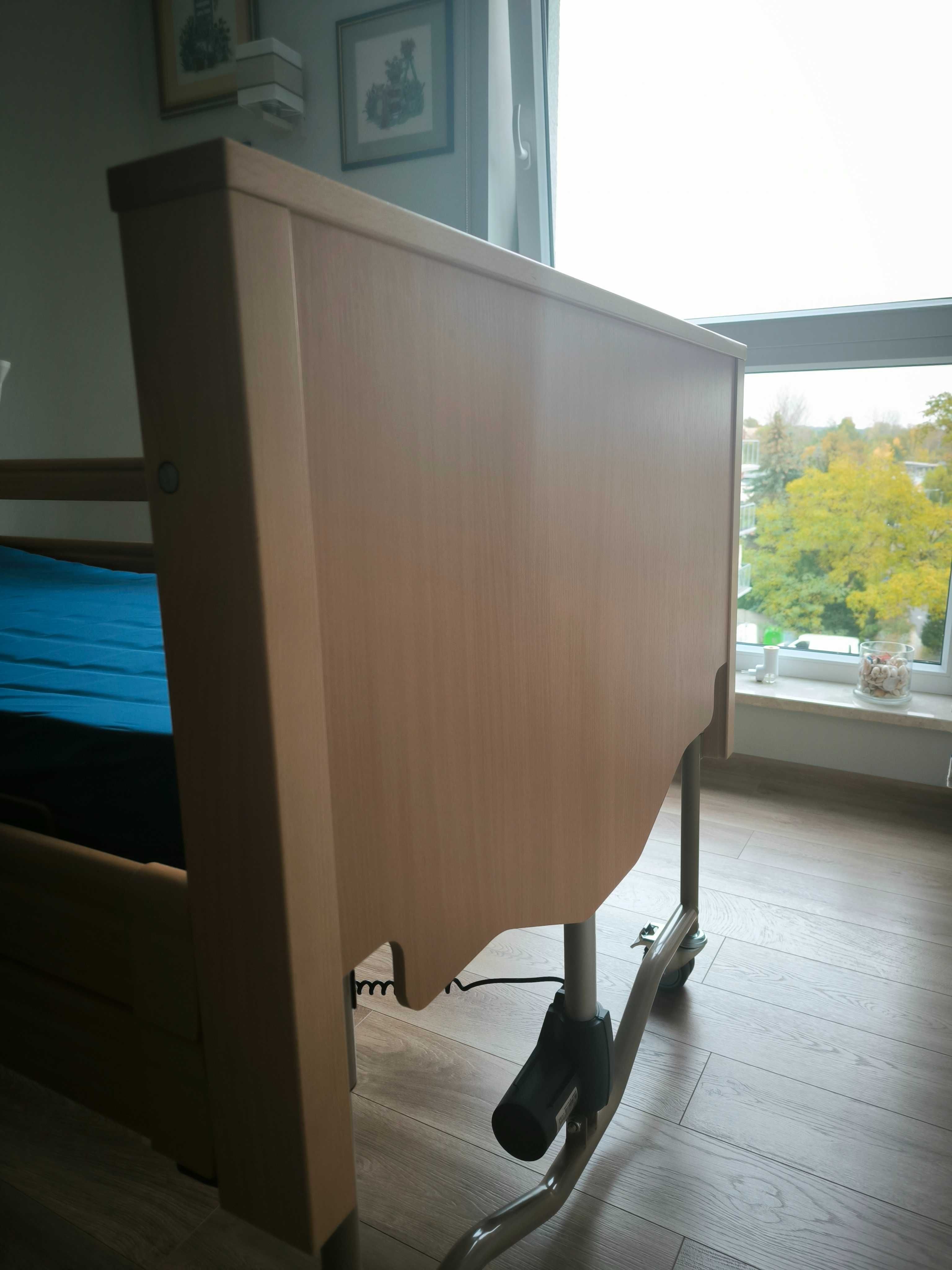 Łóżko rehabilitacyjne elektryczne Luna Basic 2 na pilota z materacem