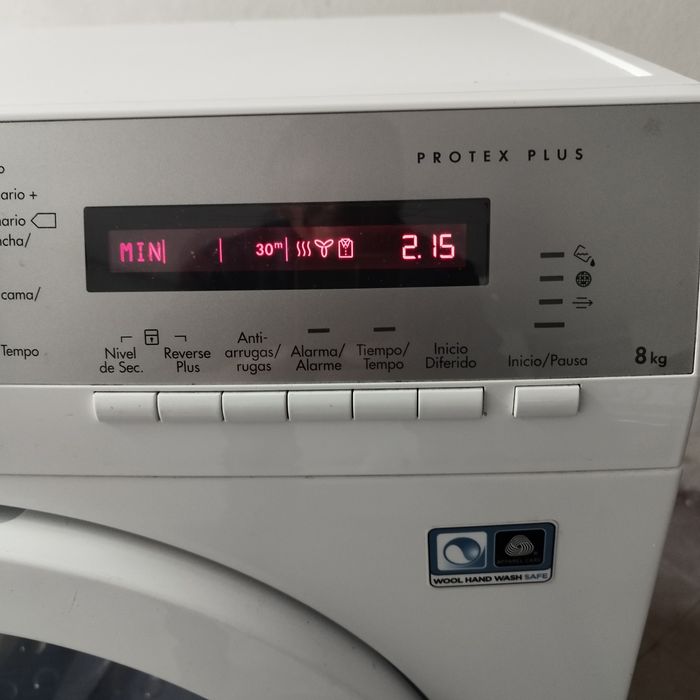 Máquina de secar roupa AEG com bomba de calor.