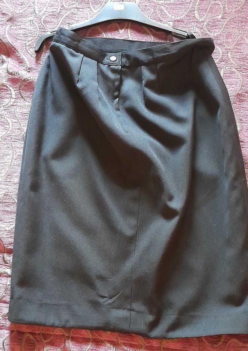 Saia de traje académico feminino da ESSG - A Toga