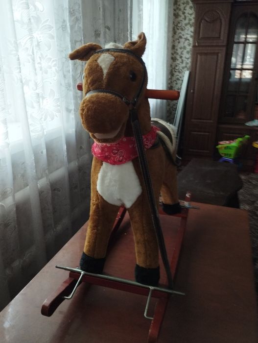 Лошадка гойдалка