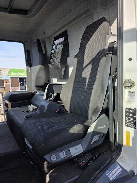 Fotel Kierowcy lewy pneumatyczny MAN TGL