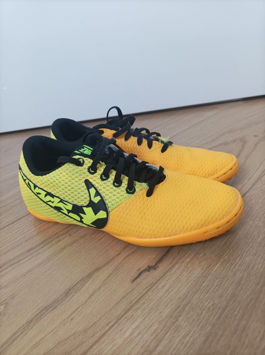 Buty sportowe halówki halowe Nike 38
