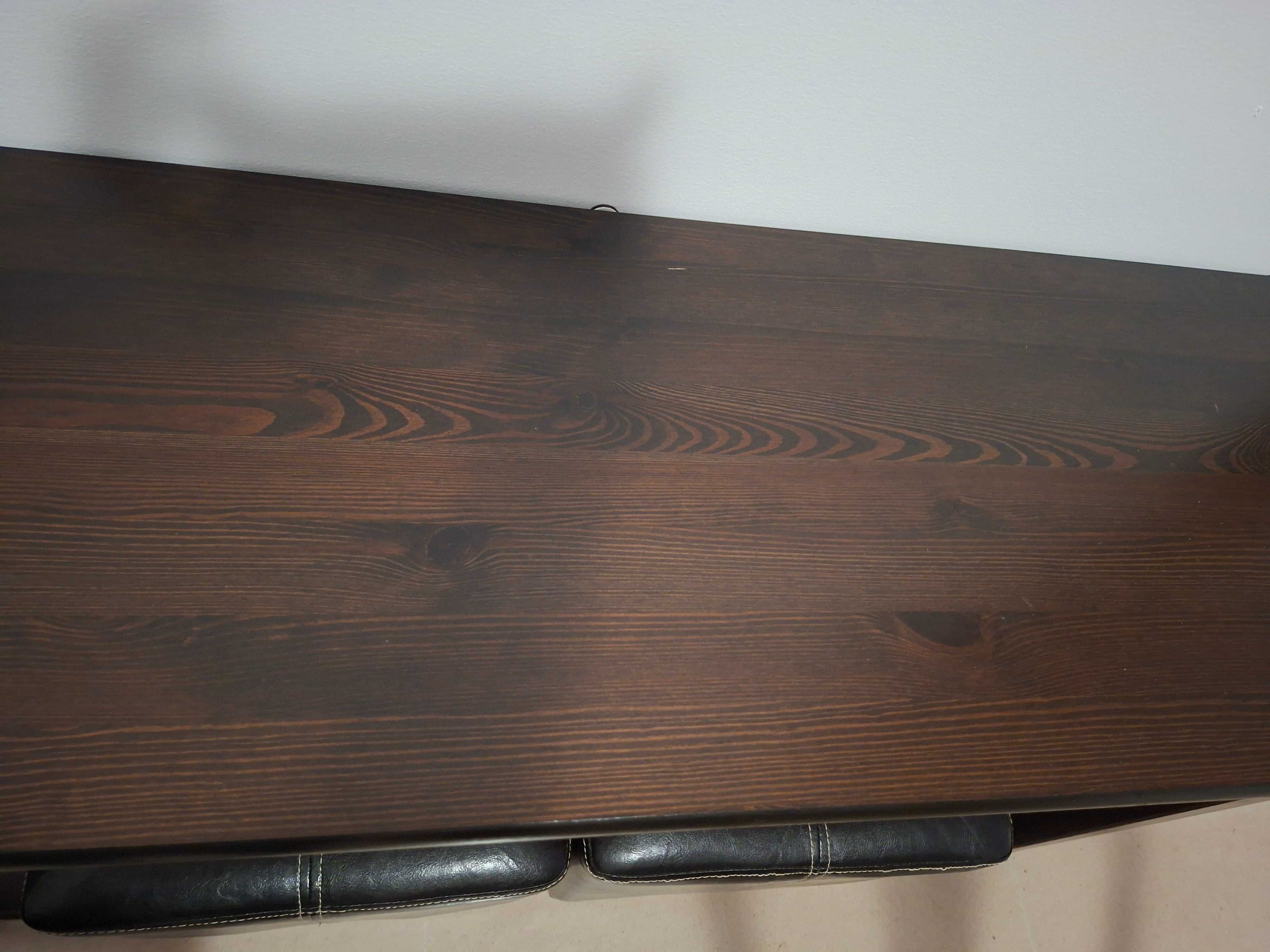 Credência/ mesa de hall de entrada em madeira cor wengé. Ikea.